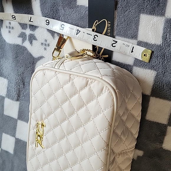 Tote & Carry NWT Beige White Quilted Nylon Crossbody Messenger Bag - Picture 14 of 15